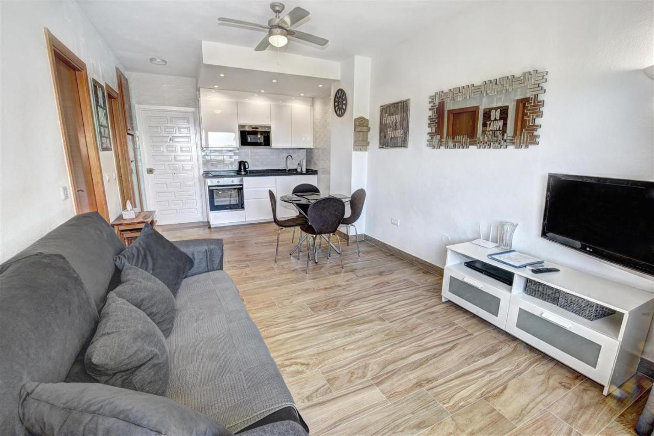 Benal Beach, Luxury Sea & Mountain View Beachside 1 Bedroom Apartment Benalmadena Exterior photo